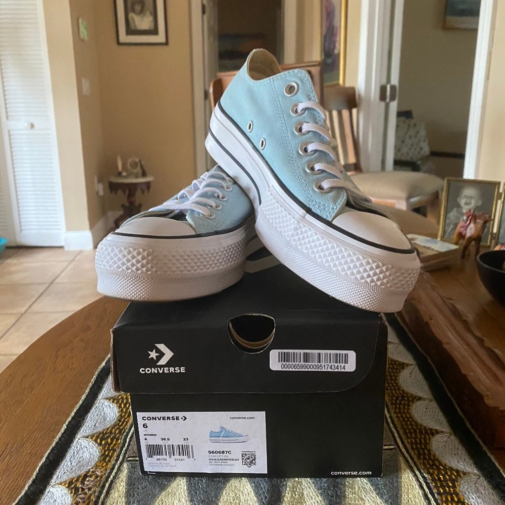 Chuck Taylor Converse All-Stars Platform Sneakers